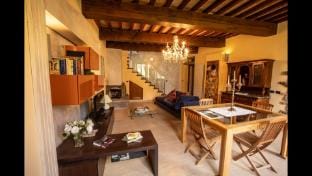 PALAZZO COLLESI  Villa in Citta di Castello