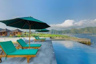D Sila's Tepi Danu Villas Kintamani & hot spring Lodge in Karangasem Regency