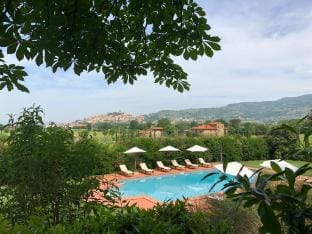 Farmhouse Agriturismo Borgo in Santa Lucia Villa in Castiglion Fiorentino