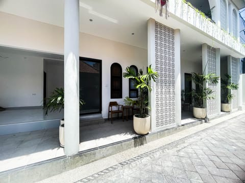 Sundari Guesthouse Pererenan Bed and Breakfast in North Kuta