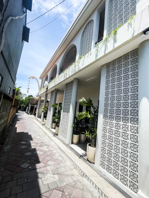Sundari Guesthouse Pererenan Bed and Breakfast in North Kuta