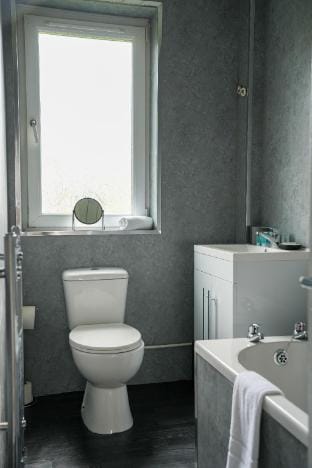 Hyslop Hideaway Country House in Airdrie