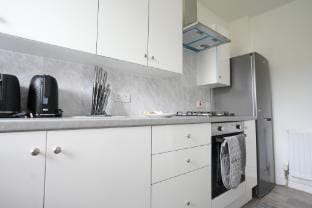 Hyslop Hideaway Country House in Airdrie