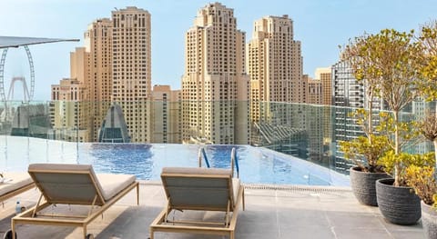Full of Light Studio Dubai Marina by Simply Comfor Hotel in Dubai