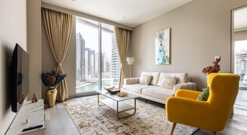 Full of Light Studio Dubai Marina by Simply Comfor Hotel in Dubai