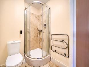 GO2 Gloucester Hotel by OYO  Standard Twin Apartment in Gloucester