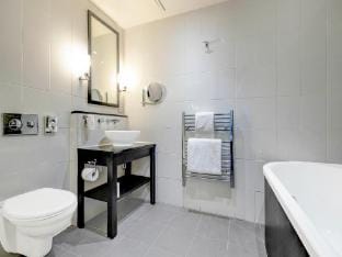 The Landmark Hotel and Leisure Club  DLX DBL Apartment in Dundee