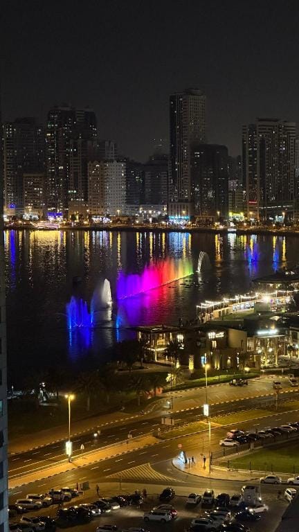 سرير مفرد في شقة سبر ديلوكس شيرنج شباب Hotel in Al Sharjah