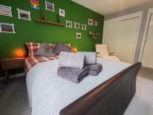 One bedroom house, sleeps 4, BBQ, Garden, Vacation rental in Inverness