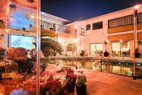 High End 420 Hotel & OASIS Hotel in Cape Town