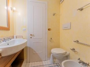 Spacious flat with pool Apartment in Sassari