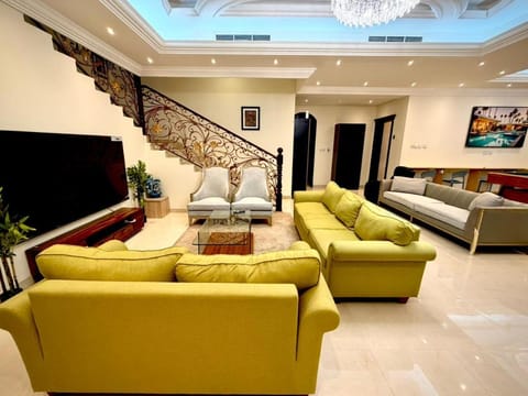 Melt With Luxury Japanese Capsule in Hostel Villa Hotel in Dubai