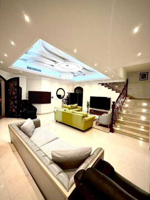 Exclusive Japanese Style Capsule Hostel In Villa Hotel in Dubai