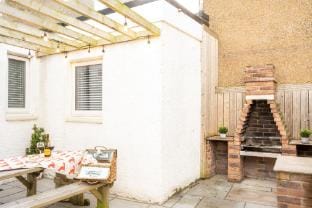 Northern Hideaways, Brown Bear House Vacation rental in Berwick-upon-Tweed