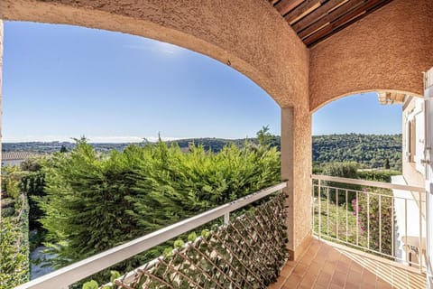 Quiet House with Pool Hotel in Valbonne