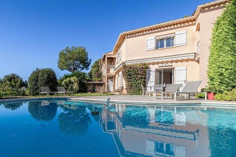 Quiet House with Pool Hotel in Valbonne