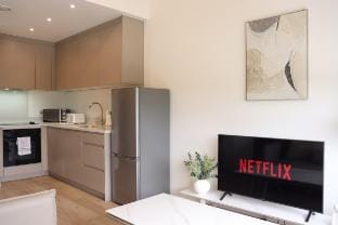 Modern Studio-MK Station*Central*Free Parking Vacation rental in Milton Keynes