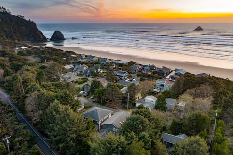 Proximity to the beach!