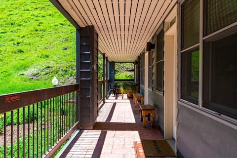 Plenty of outdoor space overlooking the slopes.