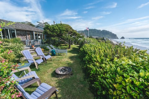 Arch Cape Escape by AvantStay | Sensational Clift Top Home w/ Pacific Ocean Views House in Washington