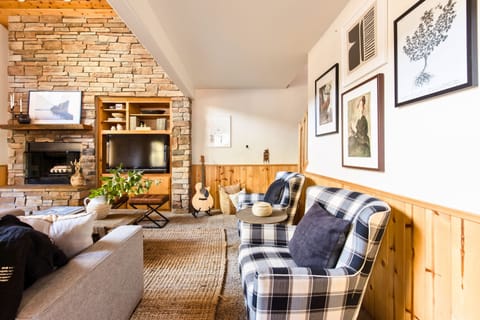 Gorgeous, rustic cabin decor throughout.