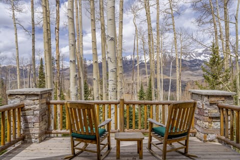 Mountain-view lounge area.