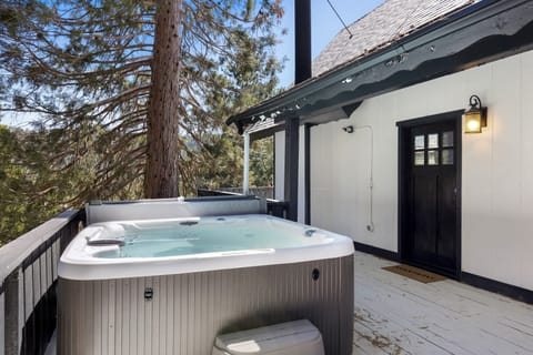 Hot tub amongst the trees.