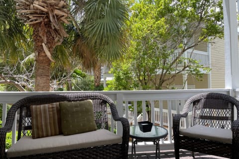 Hangout on the porch.