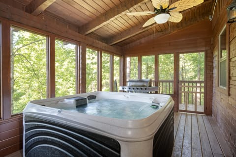 Luxurious hot tub on the enclosed patio (Dudley IV)