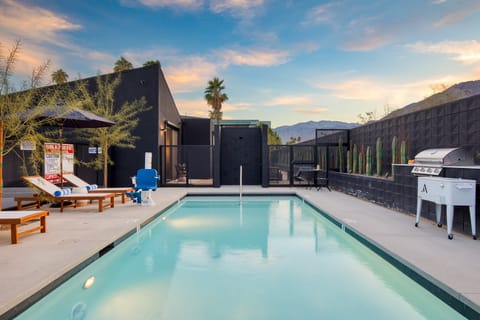 Luxe shared pool and lounge area right next to the mountains.