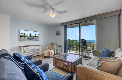 Historic Charleston is only 20 miles away!