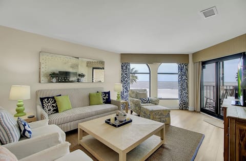 Oceanfront, Living Area.