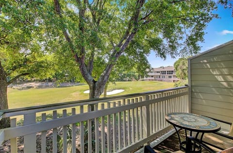 Upper deck with amazing golf course views.