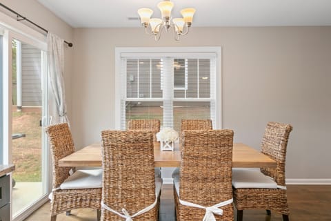 Dining table offers seating for 6.