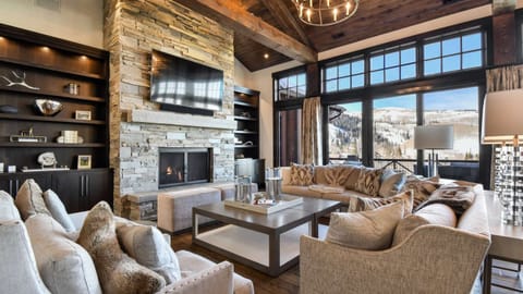 Ski-in Ski-out Deer Valley | Hot Tub, Fire Pit, Views | Silver Sun by AvantStay House in Park City