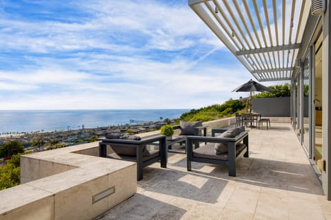 Upscale outdoor areas with comfortable seating and breathtaking vistas.