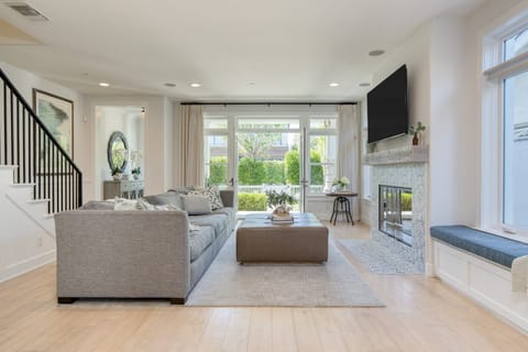 A cozy living room for relaxing and entertaining.