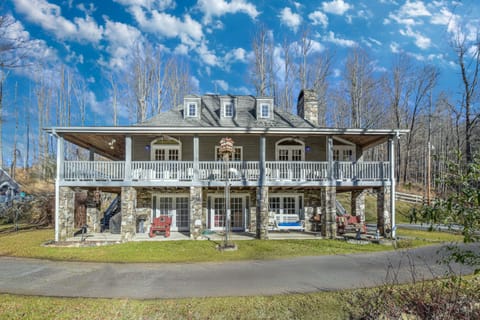 Welcome to Mountain Hollow Estate!