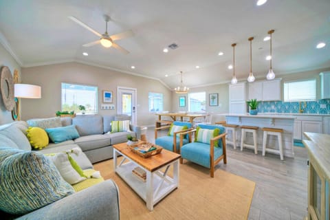 Living area, perfect for entertaining your guests.