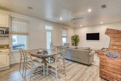 Two living spaces for plenty of room for your crew.