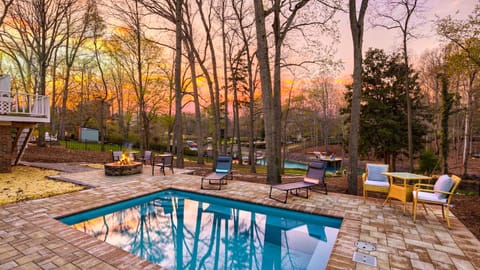 Welcome to Porch Paradise! A tranquil retreat nestled on Lake Norman.