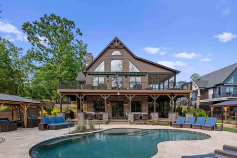 Your dream Lake Norman escape!