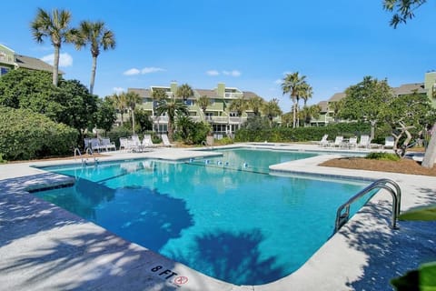 Access to community pool.