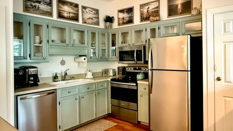 Dining Area, 75 Grand Pavilion