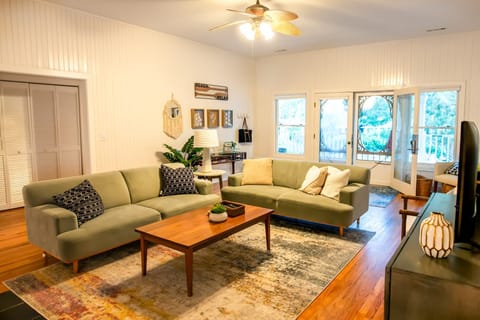 Living Area, 75 Grand Pavilion