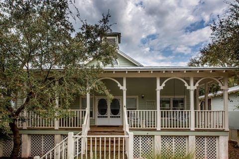 Welcome to 75 Grand Pavilion