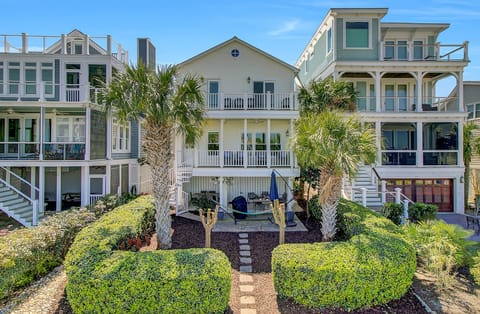 The beauty of nature is equaled on the interior of 26 Morgan’s Cove Drive.