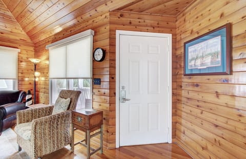 Living Area, 54 Pelican Bay