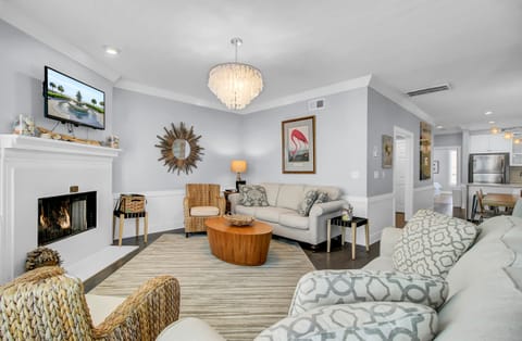 125 Grand Pavillion by AvantStay | Steps from Sand House in Wild Dunes