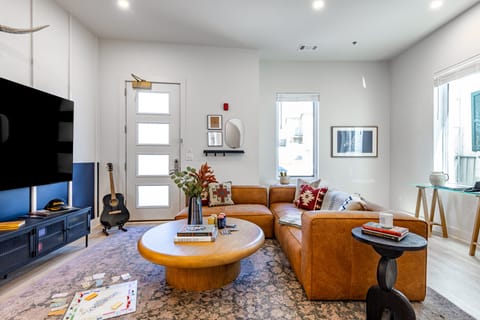 Welcome to Outrider — 5 minutes from Downtown Nashville!